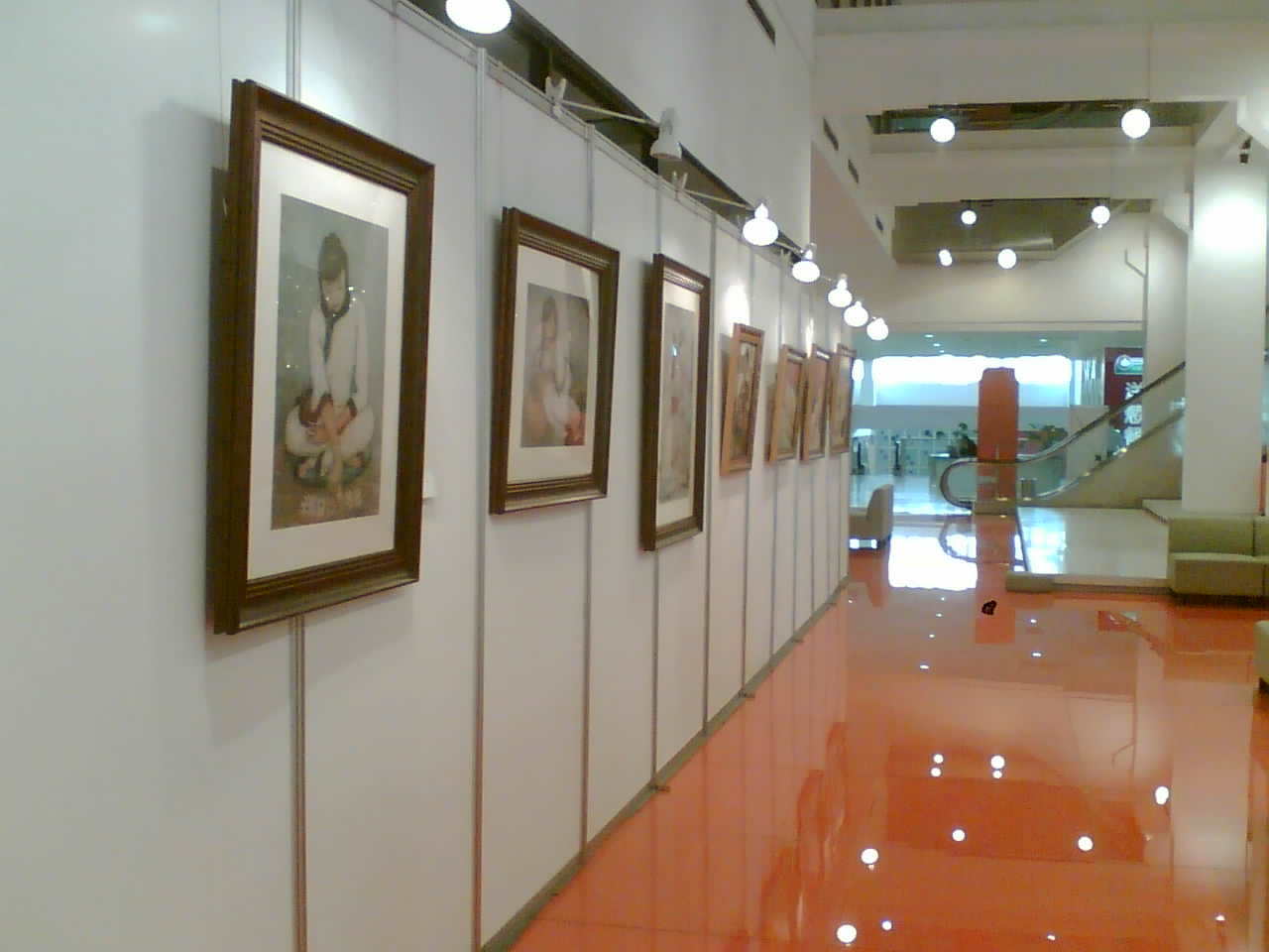 八棱柱畫展展板.jpg